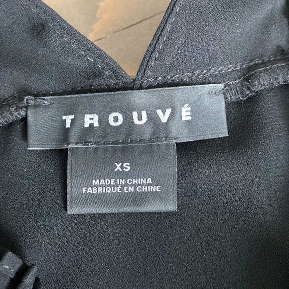 Black dressy tank top with ruffles. XS - Picture 4 of 5